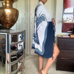 Beautiful blue and white under sea turtle wrap